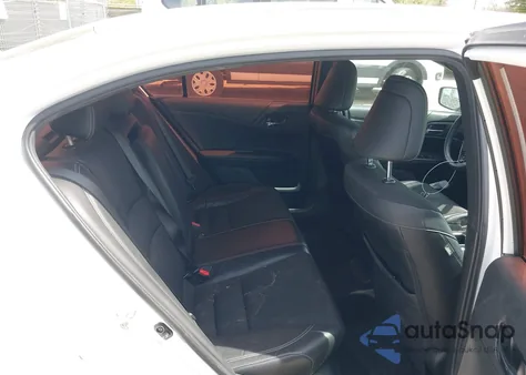 2016 Honda Accord Sport z USA, uszkodzony, nr VIN 1HGCR2F56GA102085